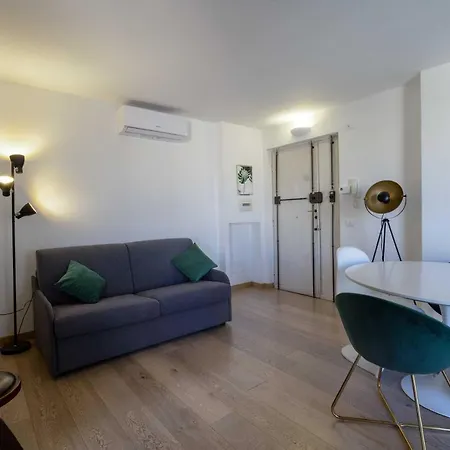 Vatican Terrace Apartment *
